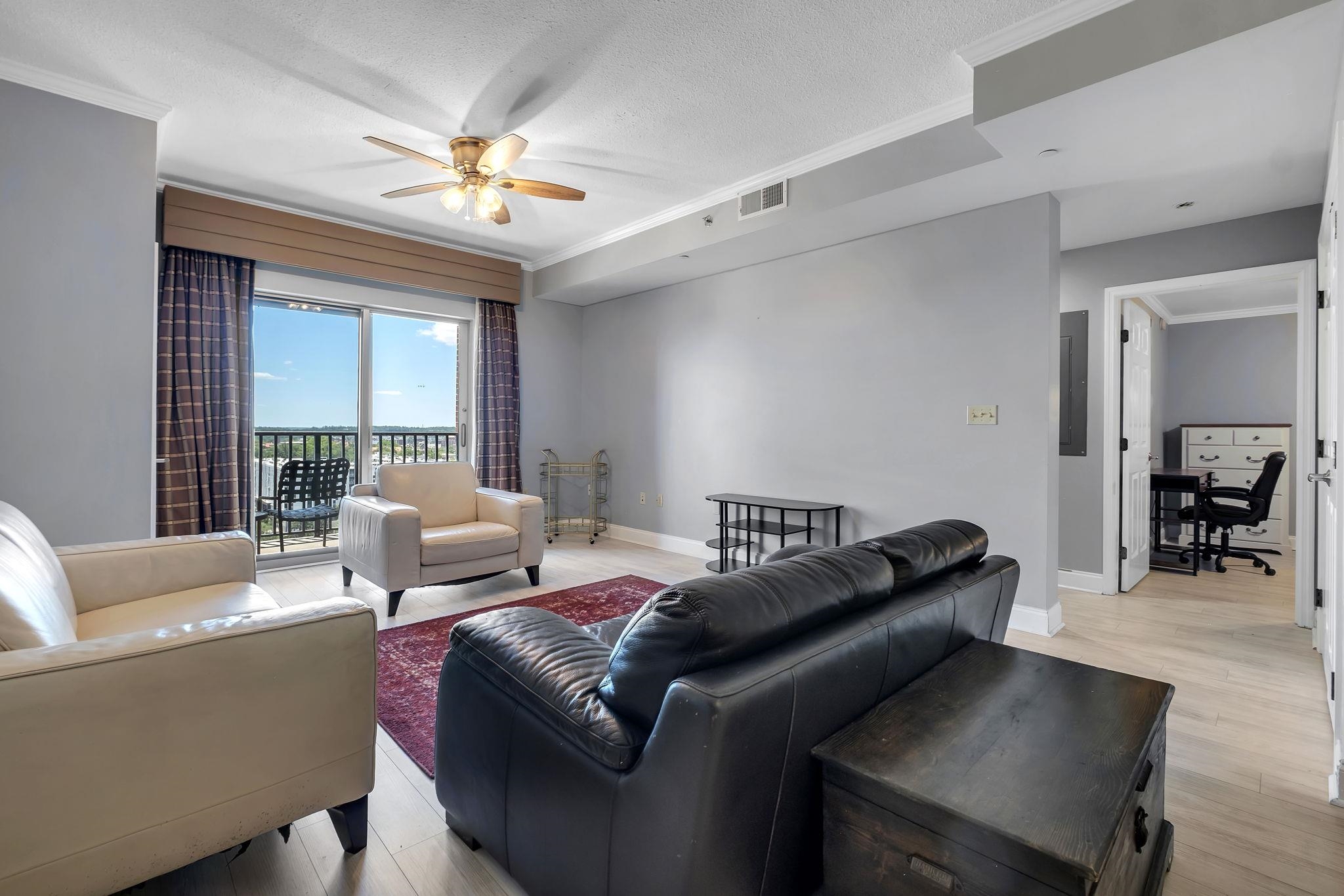 215 W College Avenue Unit: 903