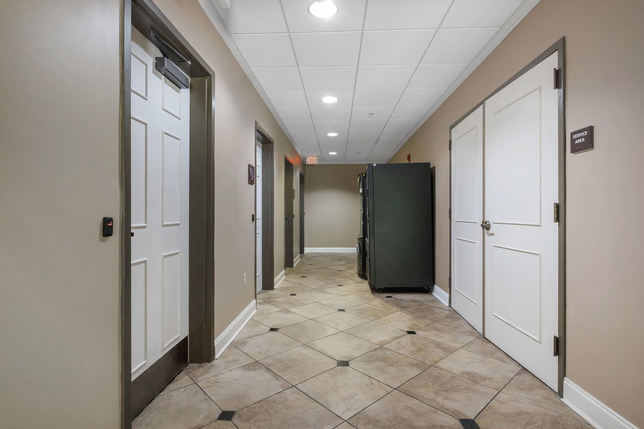 215 W College Avenue Unit: 903