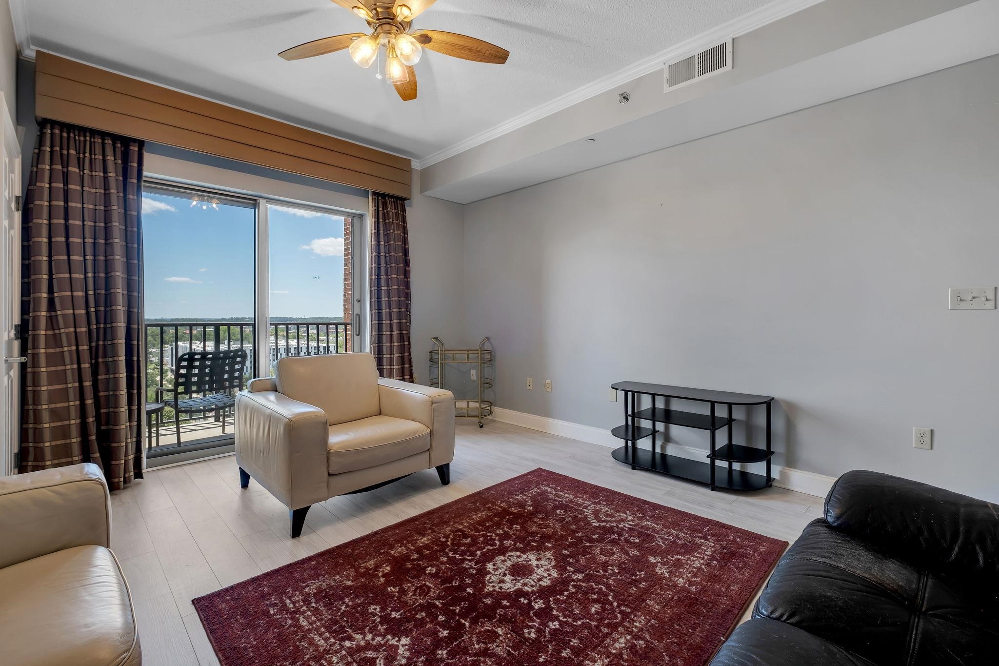 215 W College Avenue Unit: 903