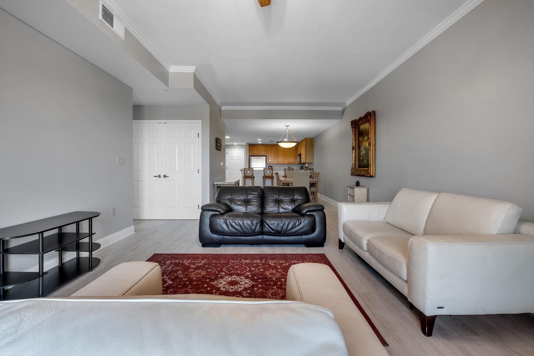 215 W College Avenue Unit: 903
