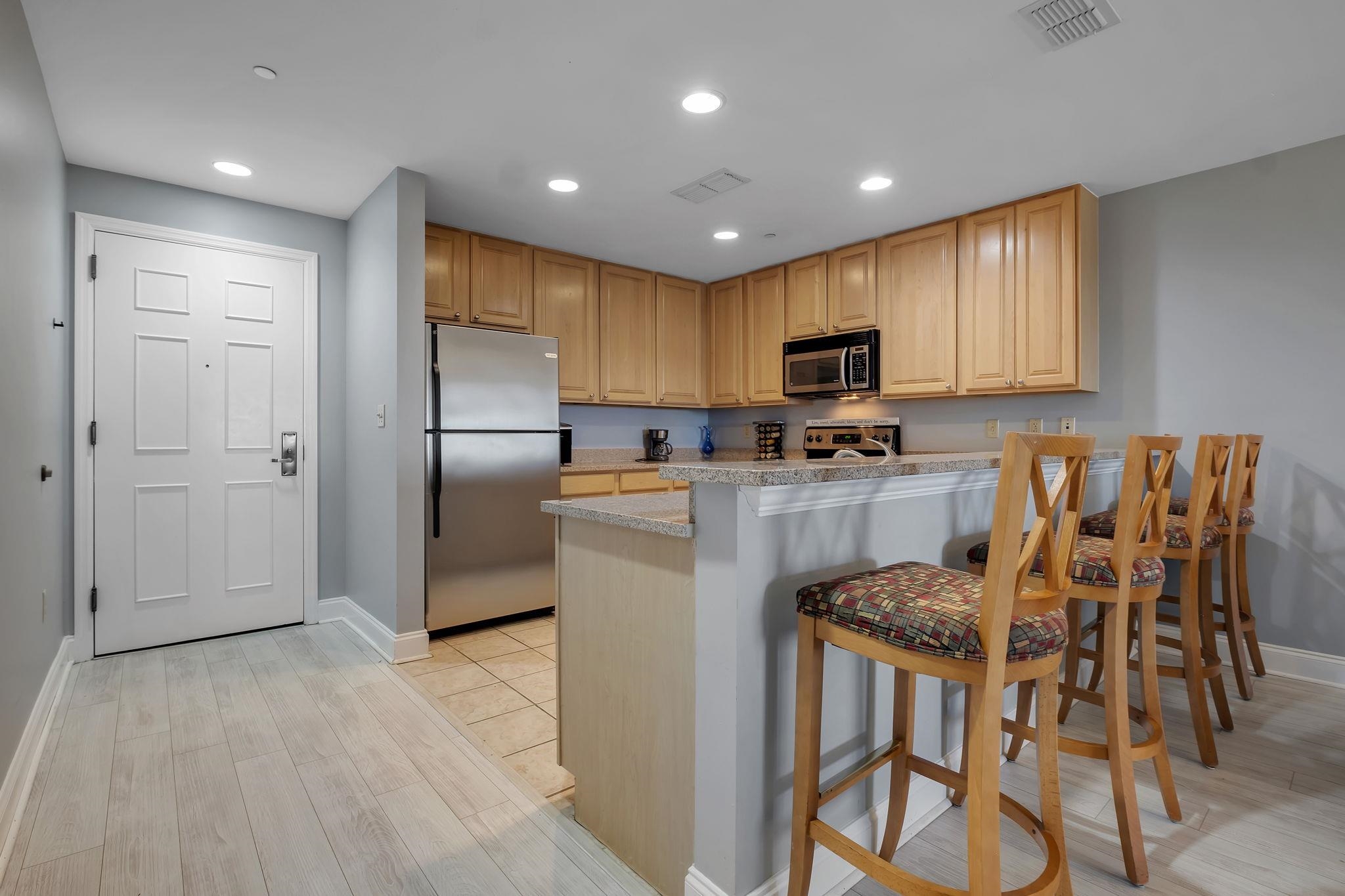 215 W College Avenue Unit: 903