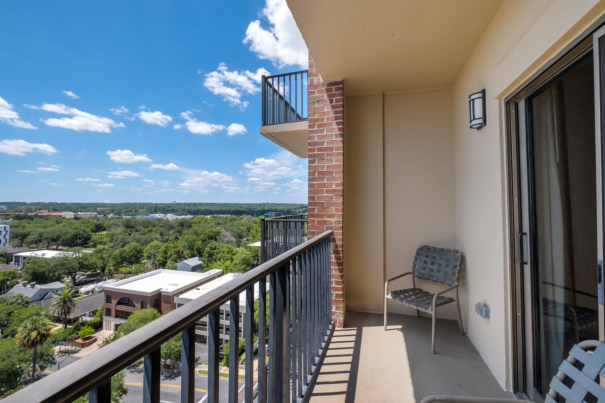 215 W College Avenue Unit: 903