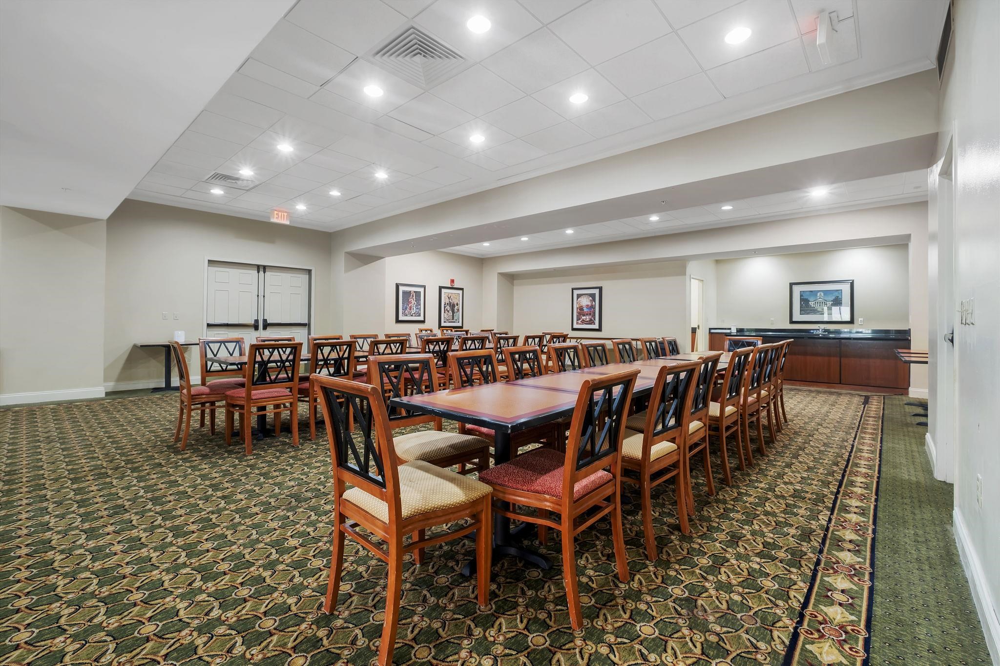 215 W College Avenue Unit: 903