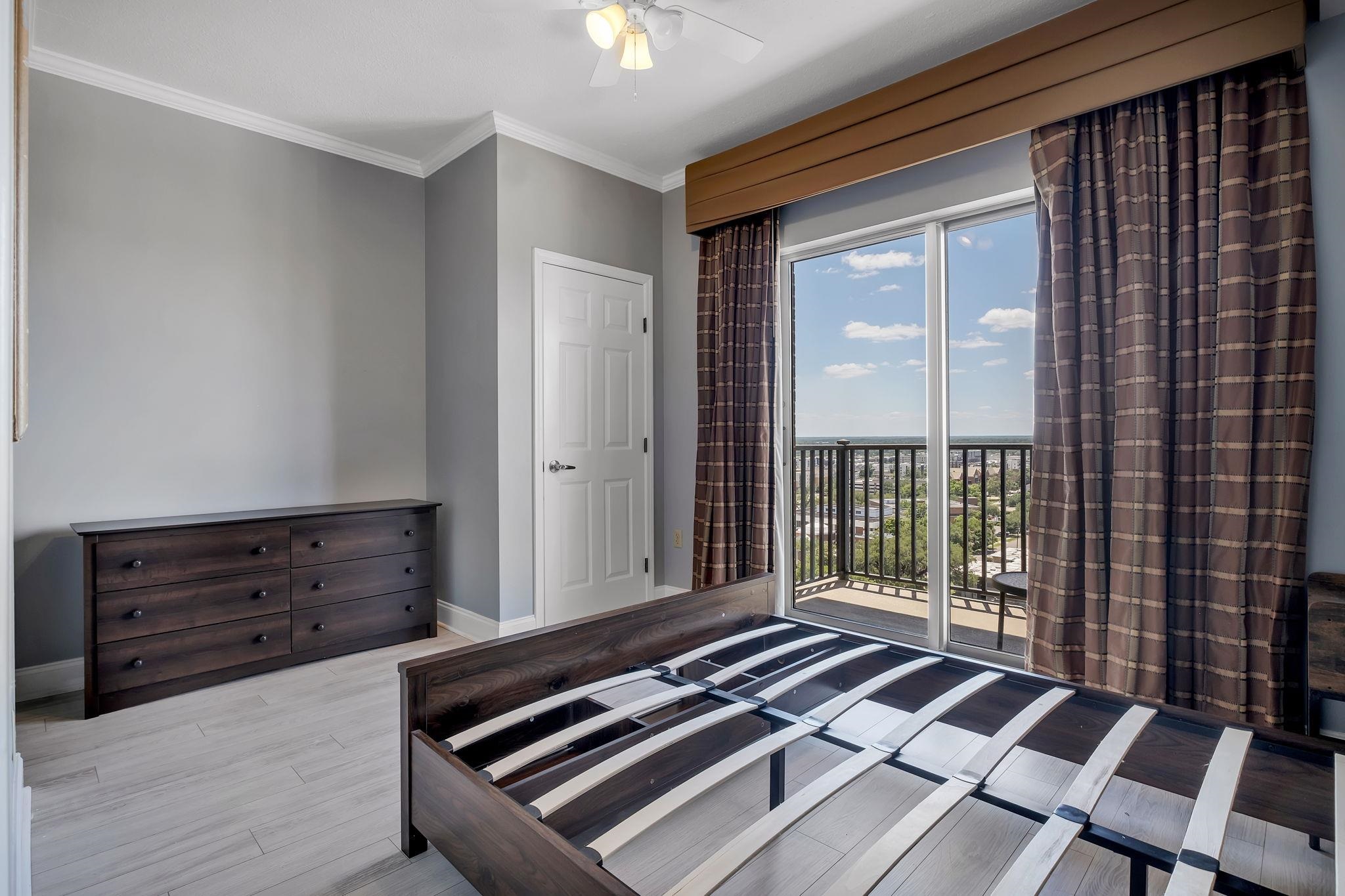 215 W College Avenue Unit: 903