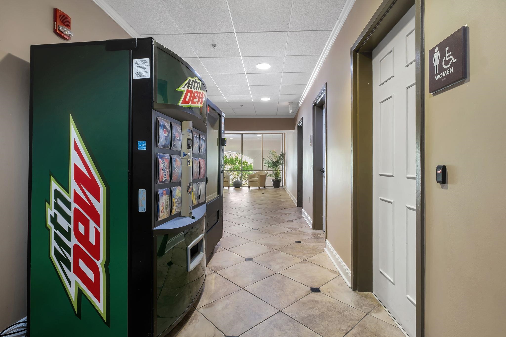 215 W College Avenue Unit: 903