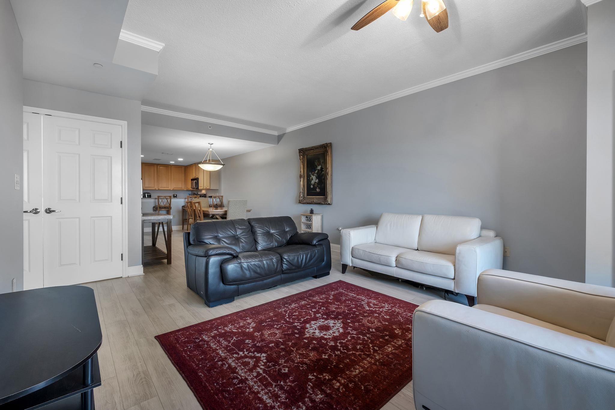 215 W College Avenue Unit: 903