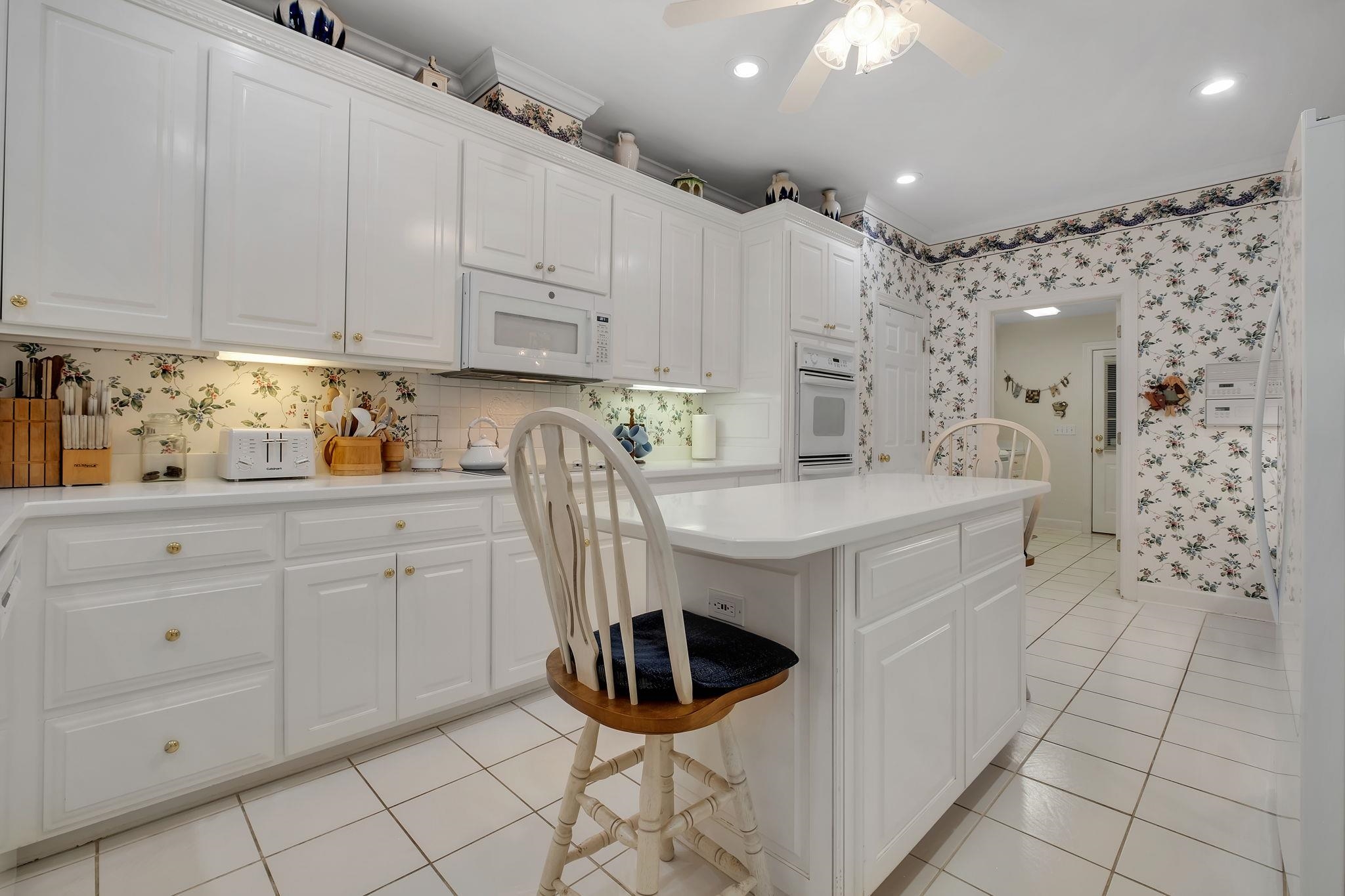 9031 Eagles Ridge Drive