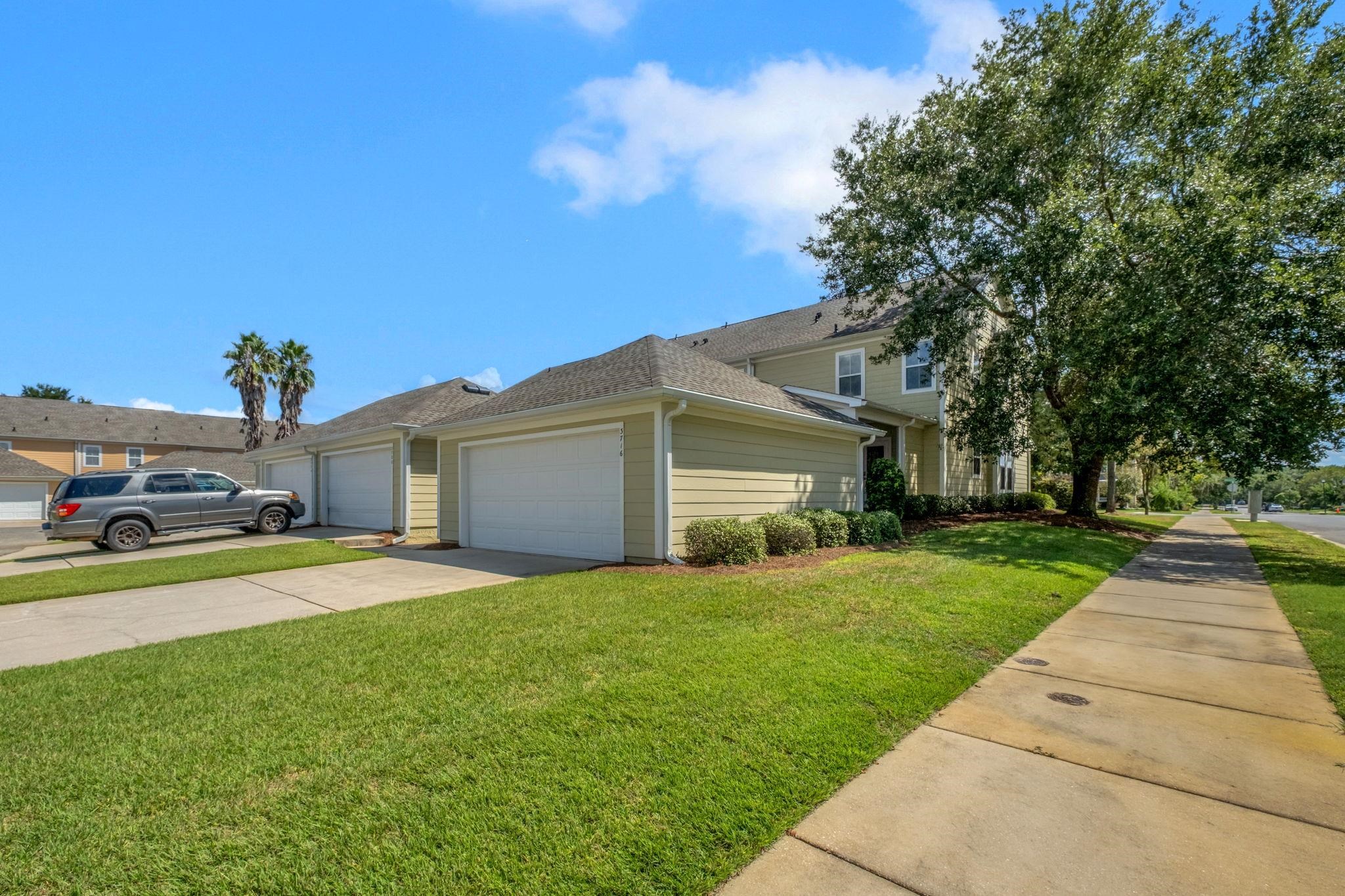 3716 Riverton Trail