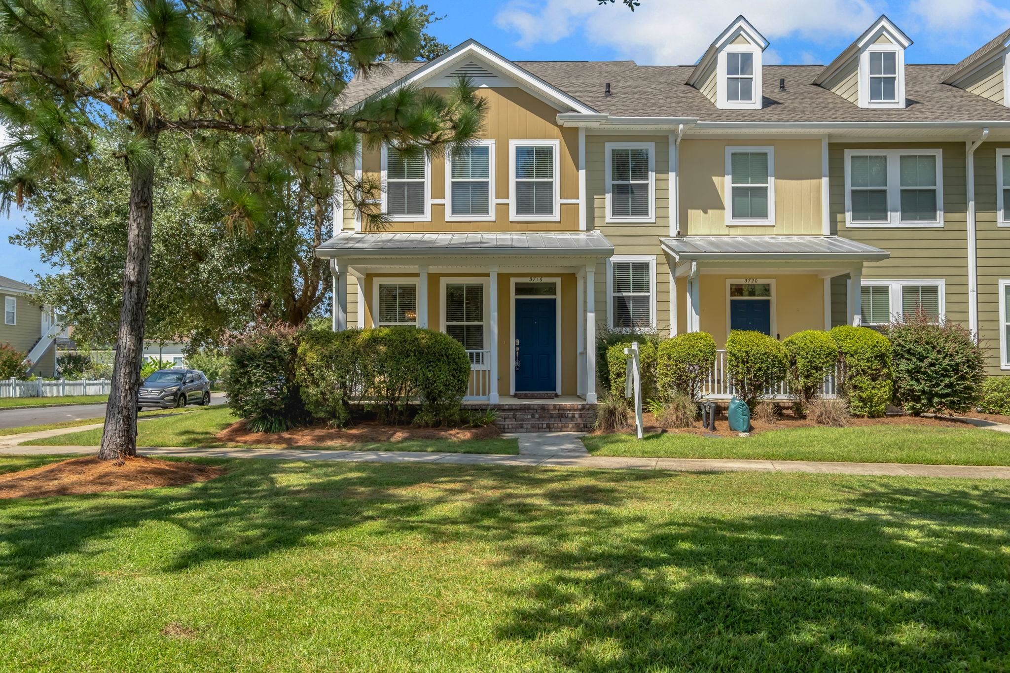 3716 Riverton Trail