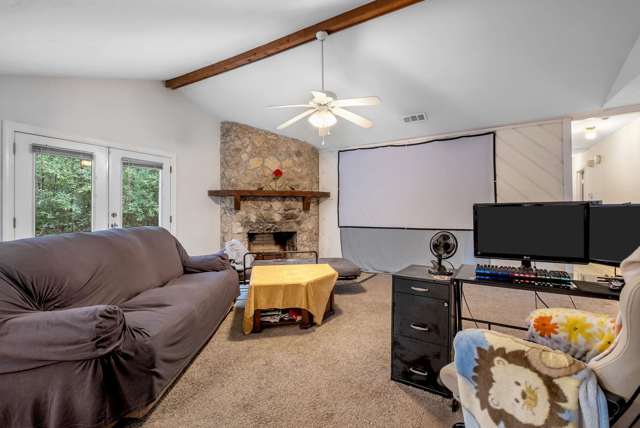 1103 Woodbern Lane
