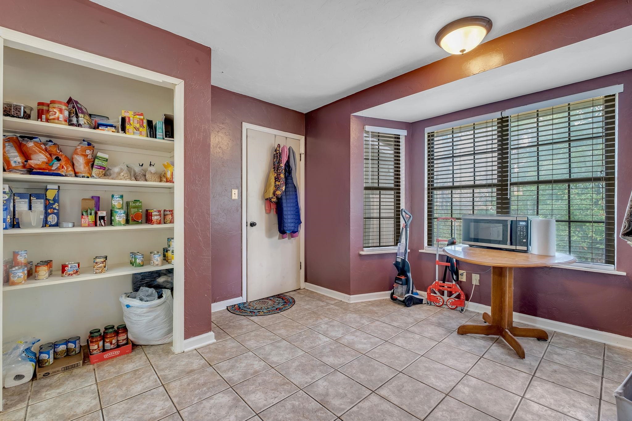 1103 Woodbern Lane