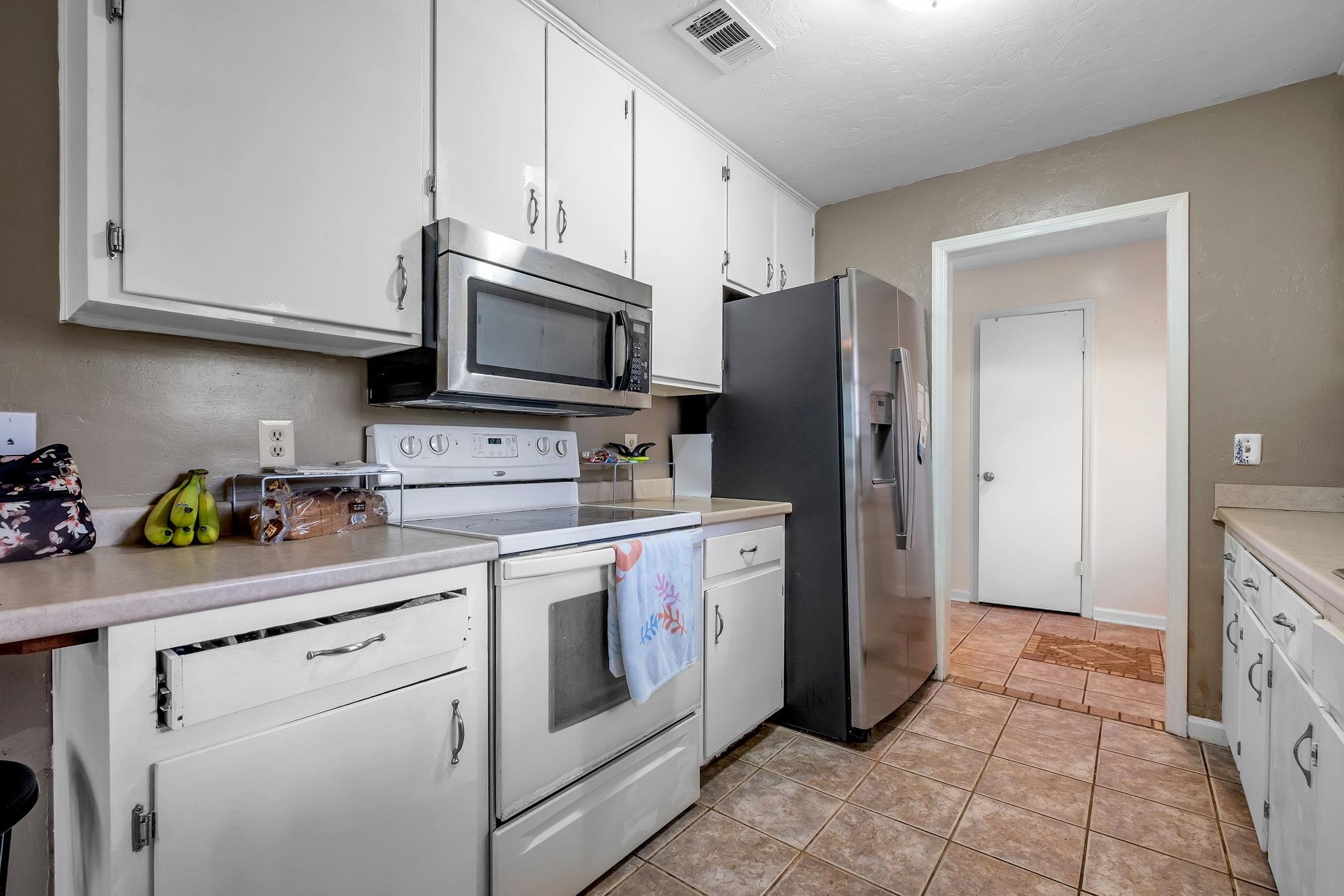 1103 Woodbern Lane