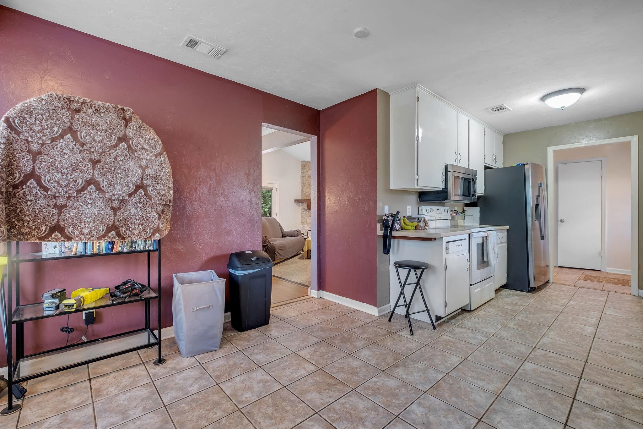 1103 Woodbern Lane