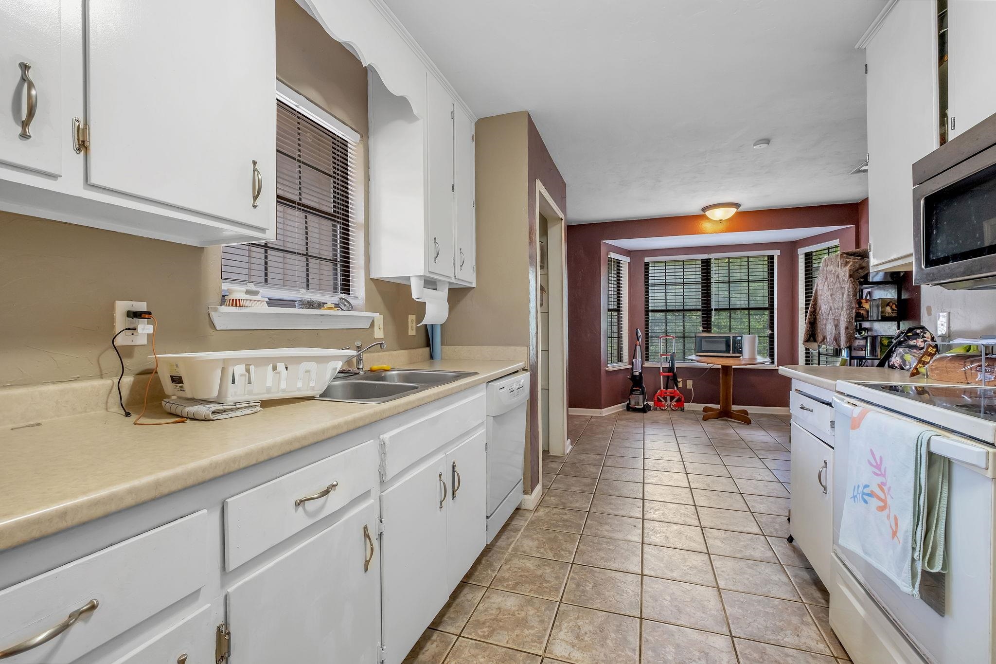 1103 Woodbern Lane