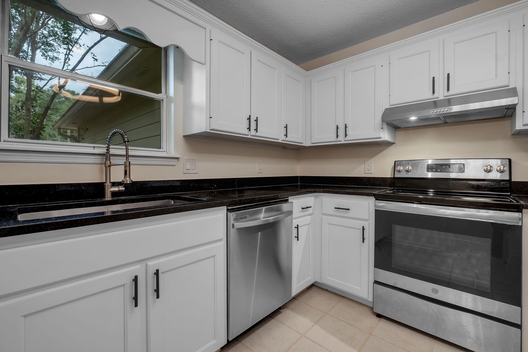 6503 Man O War Trail