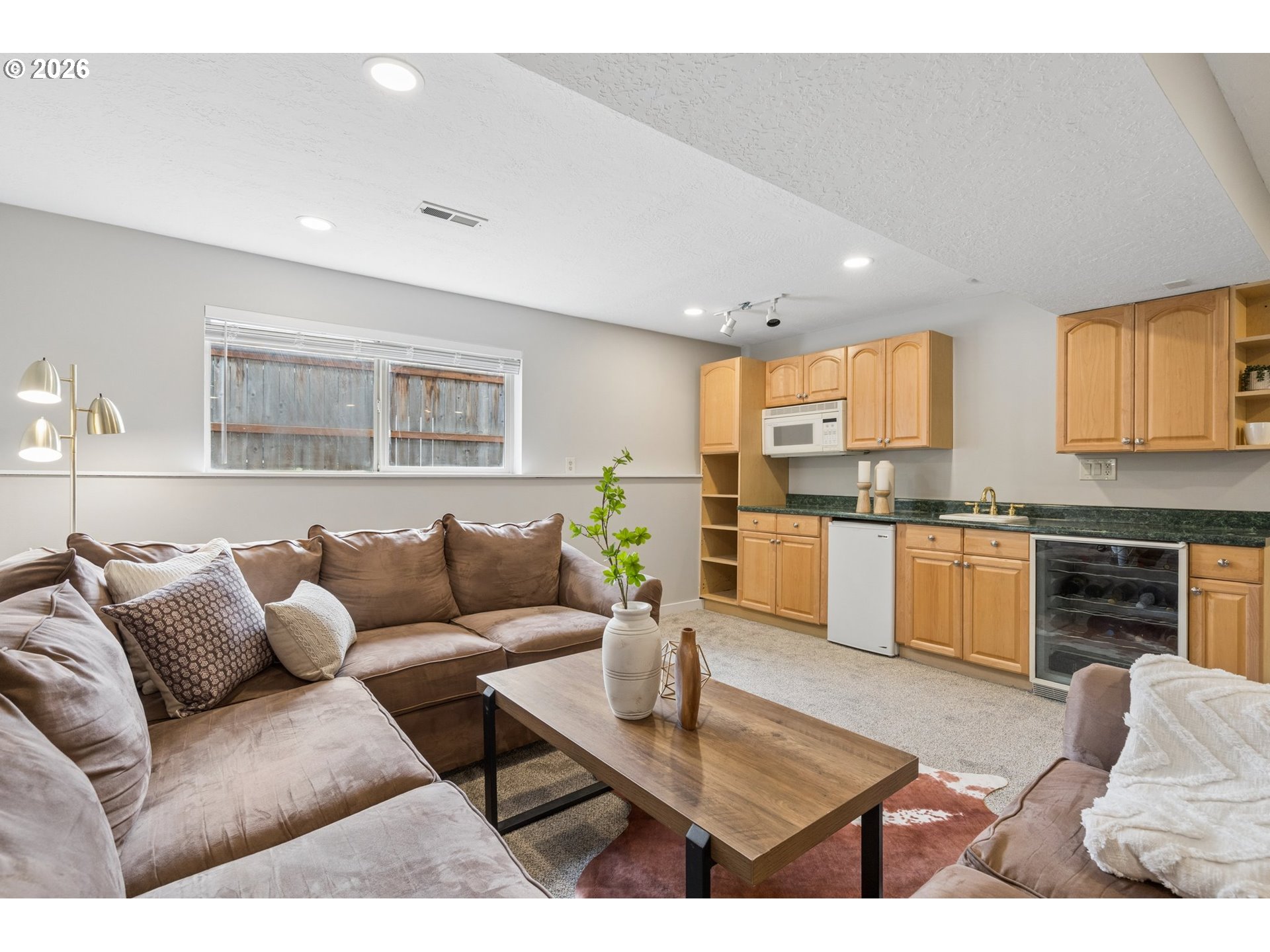 2445 DEBOK RD