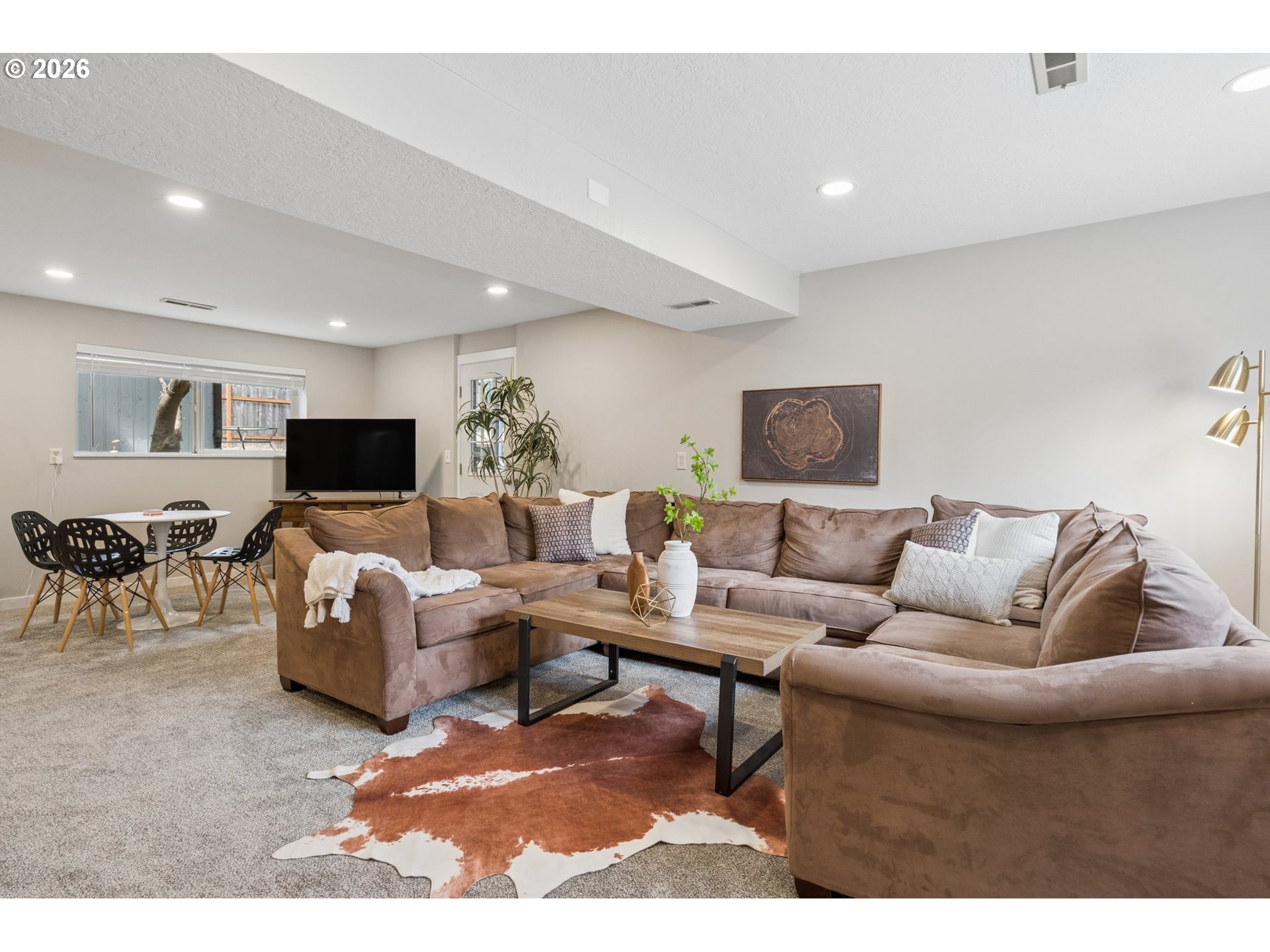 2445 DEBOK RD