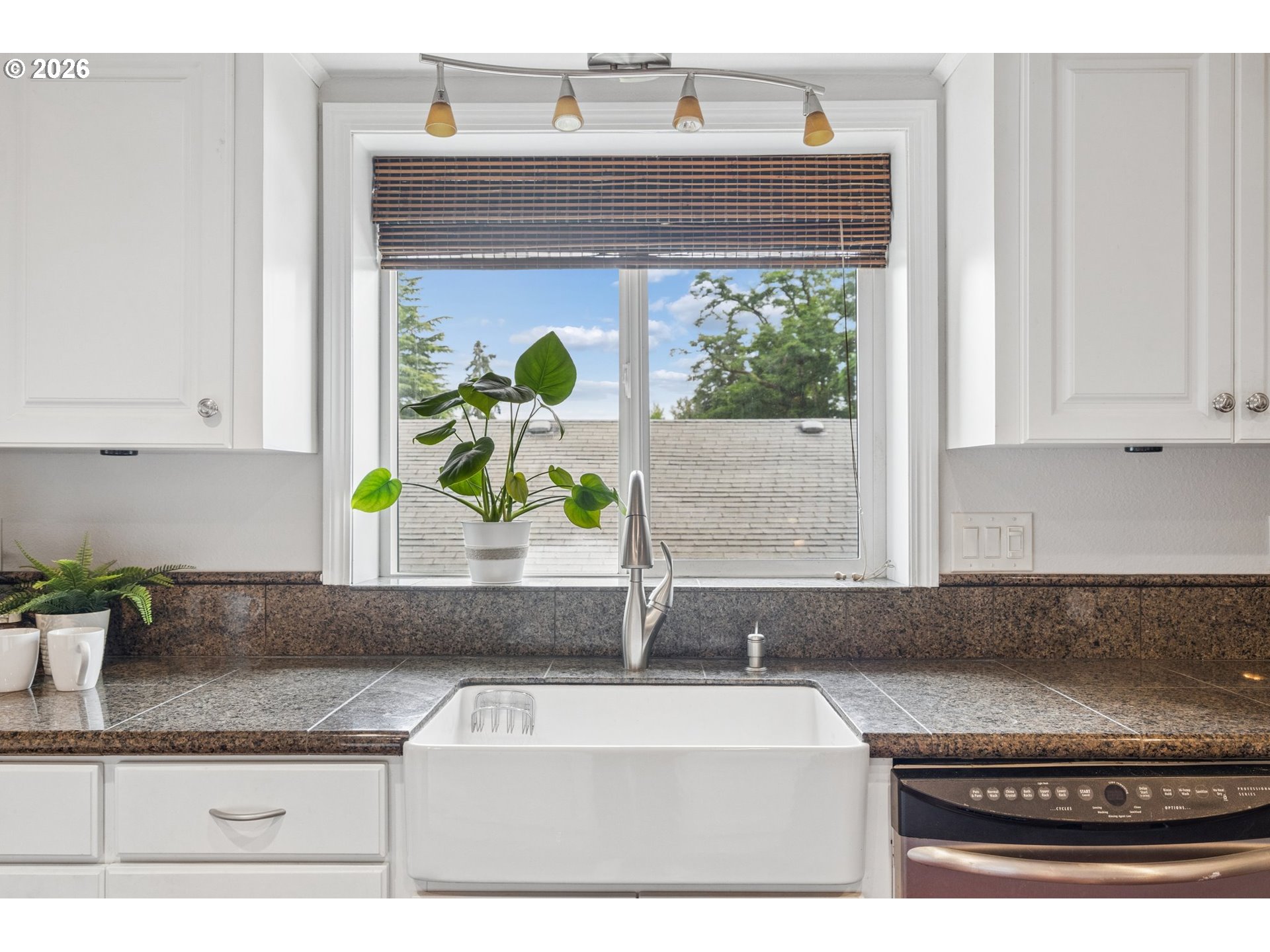 2445 DEBOK RD