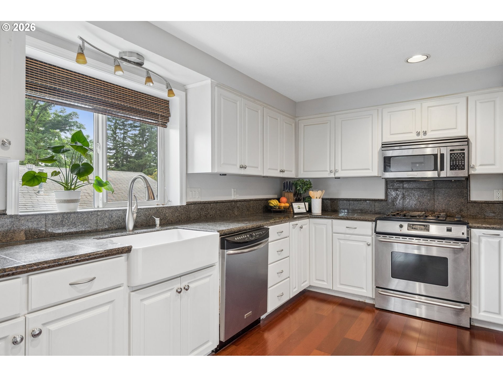 2445 DEBOK RD
