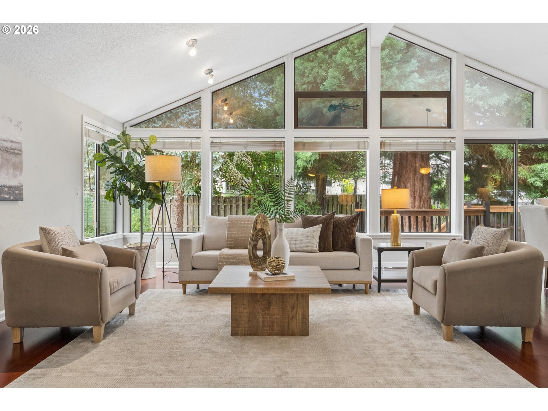 2445 DEBOK RD