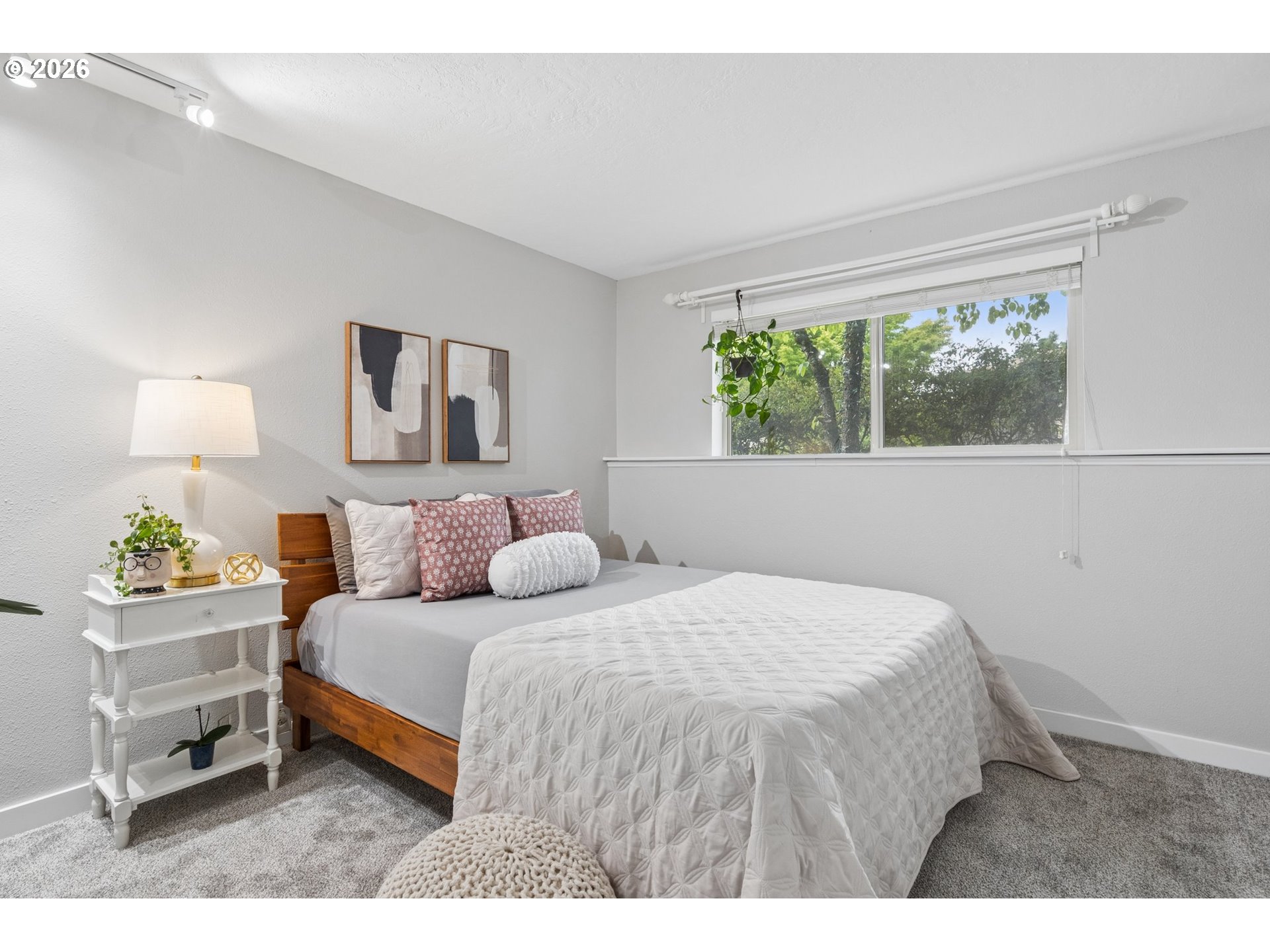 2445 DEBOK RD