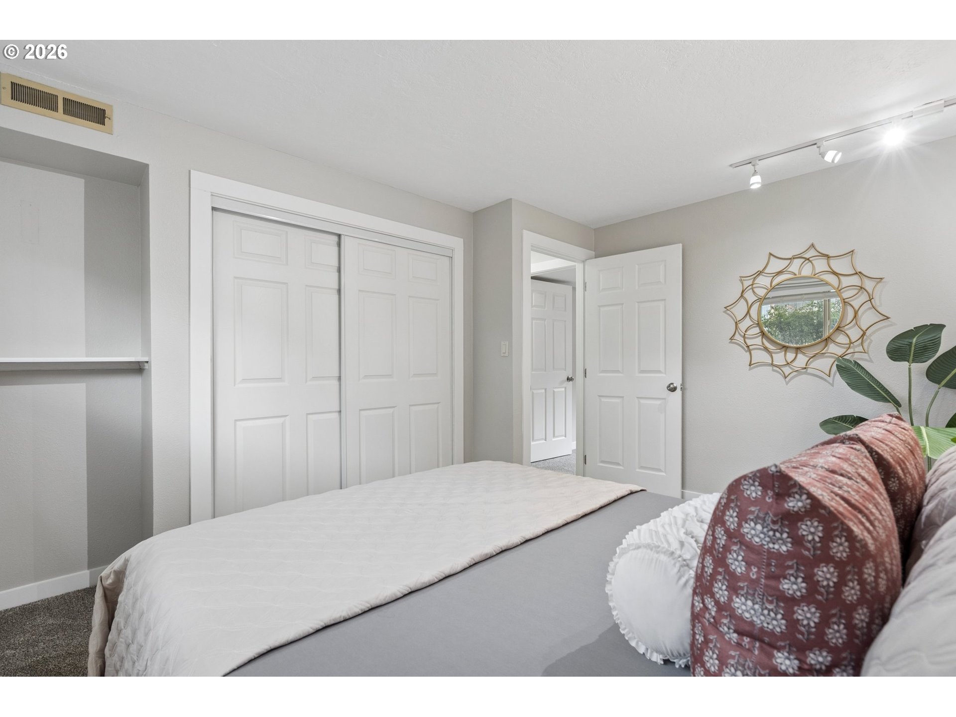2445 DEBOK RD