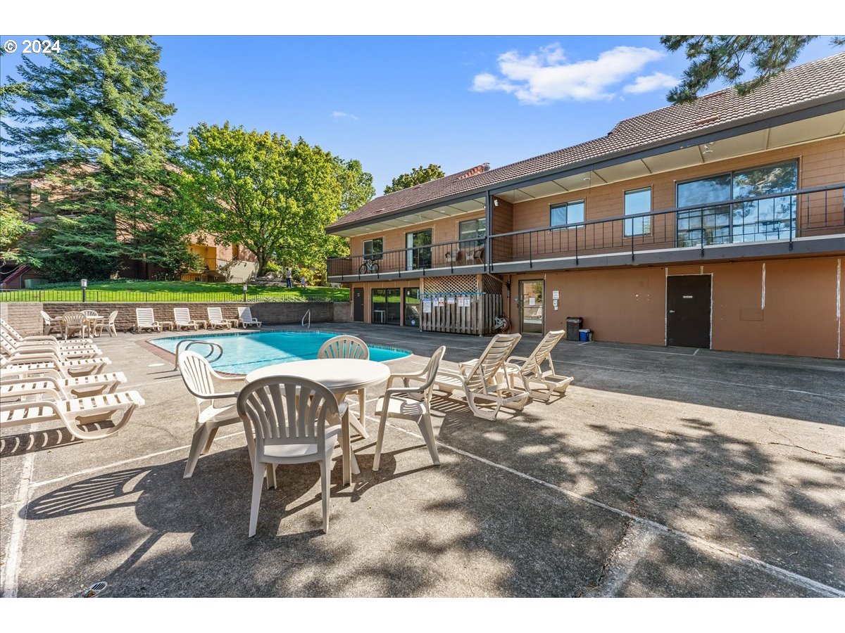 174 Oswego Summit