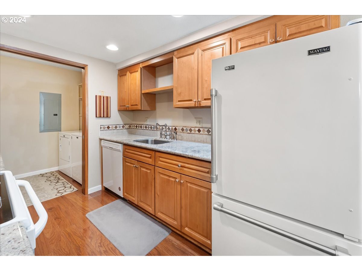 174 Oswego Summit