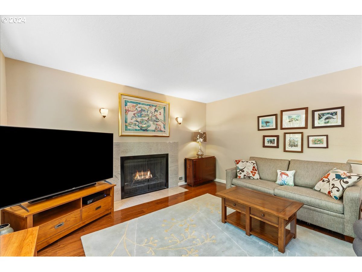 174 Oswego Summit