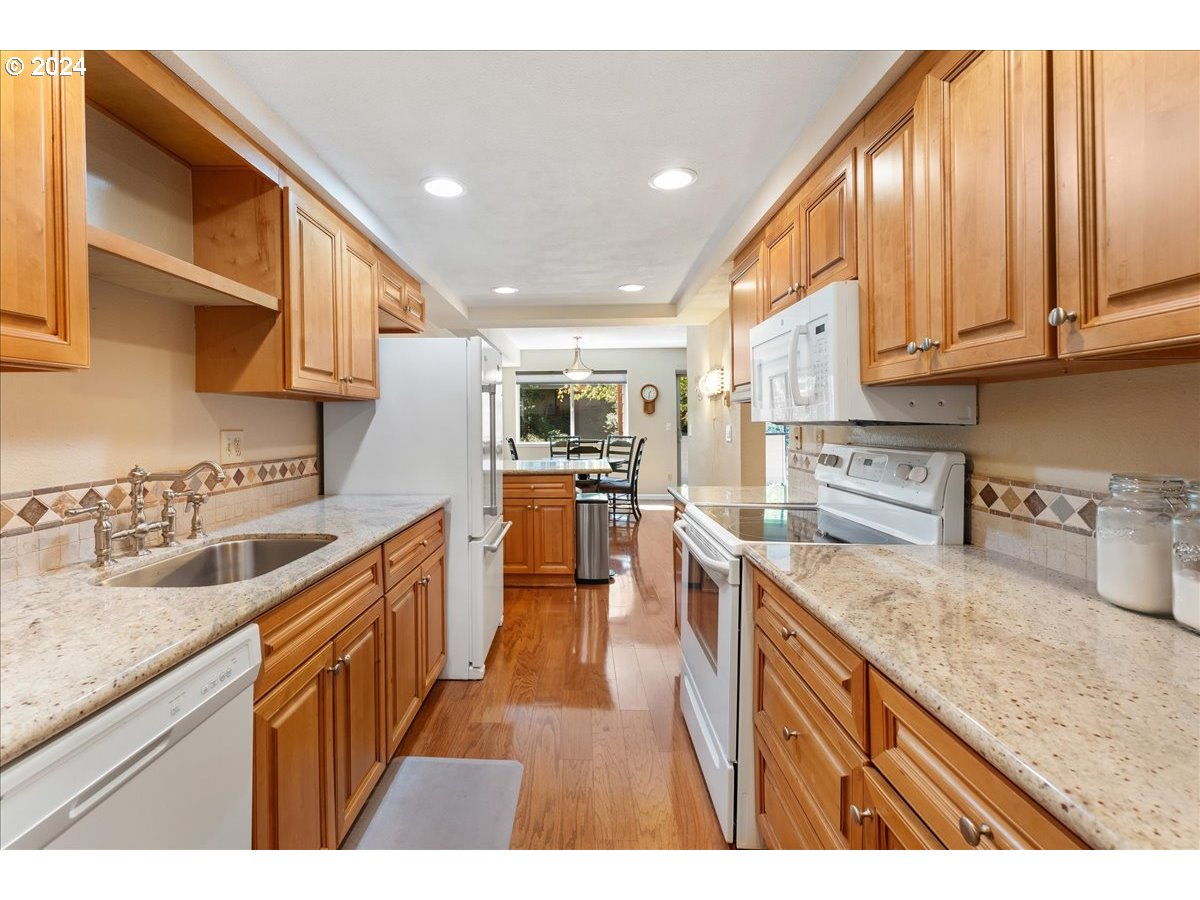 174 Oswego Summit