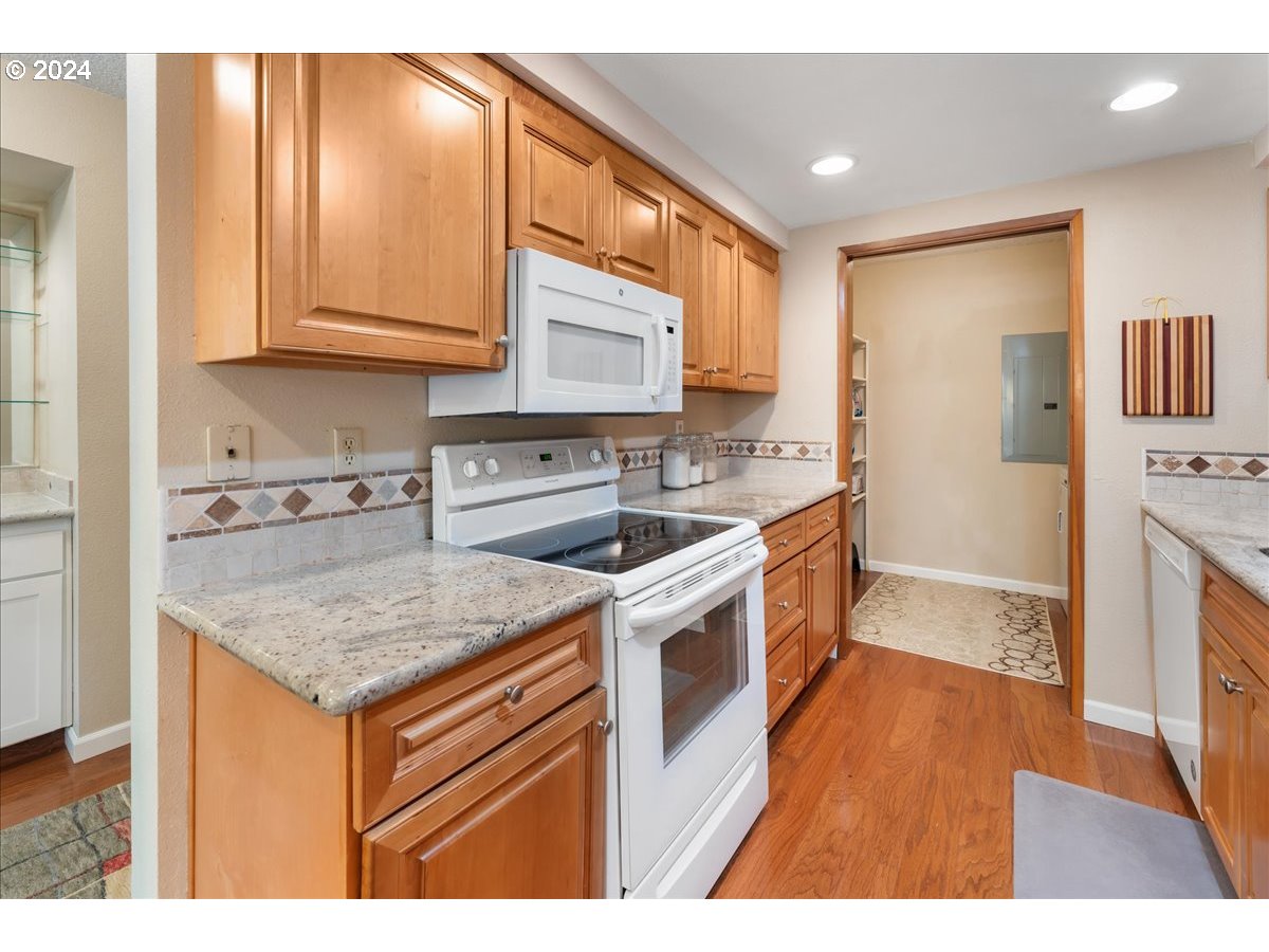 174 Oswego Summit