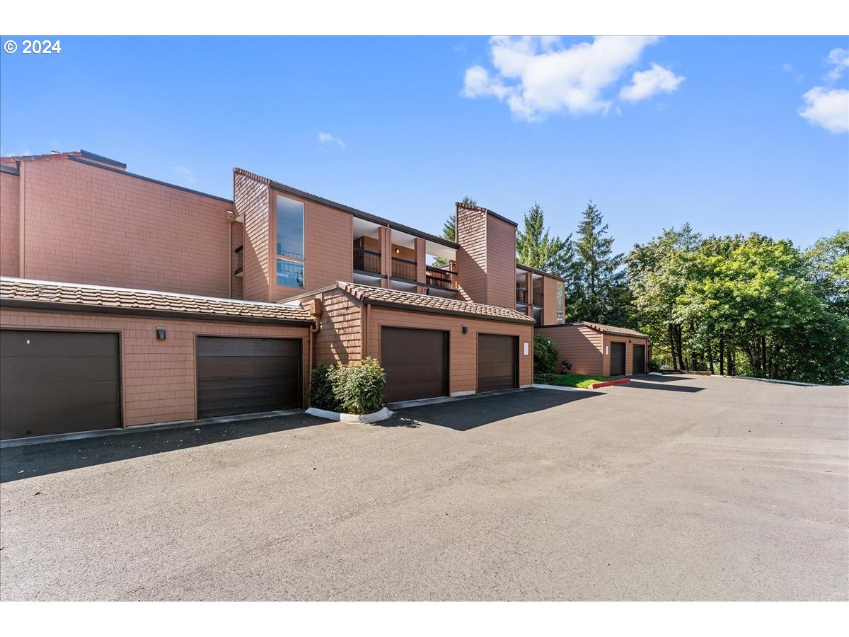 174 Oswego Summit
