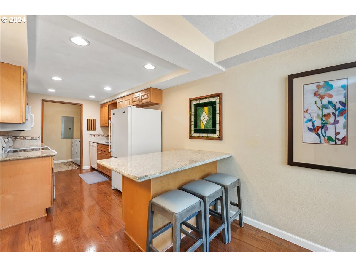 174 Oswego Summit