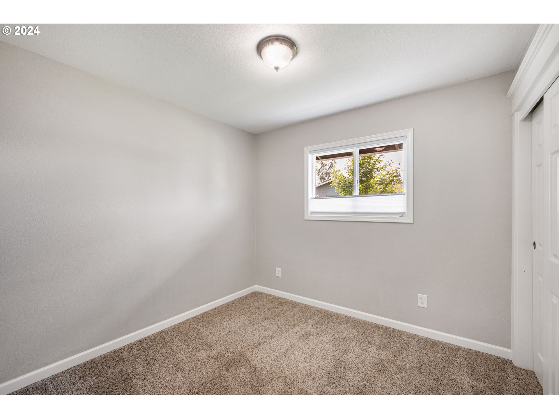 420 SW DEVONWOOD AVE