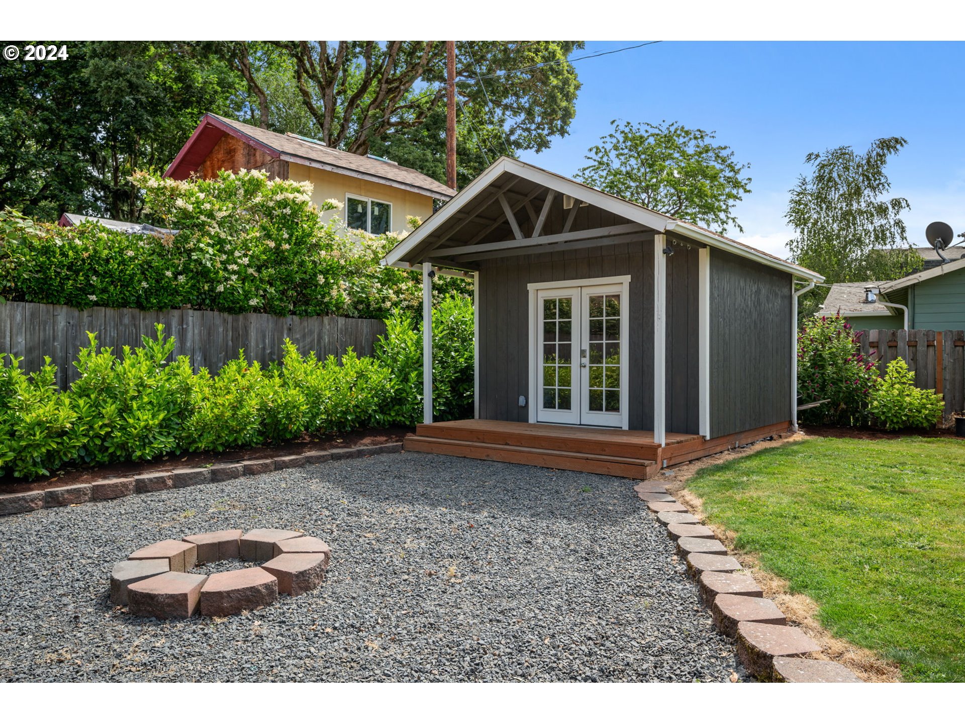 420 SW DEVONWOOD AVE