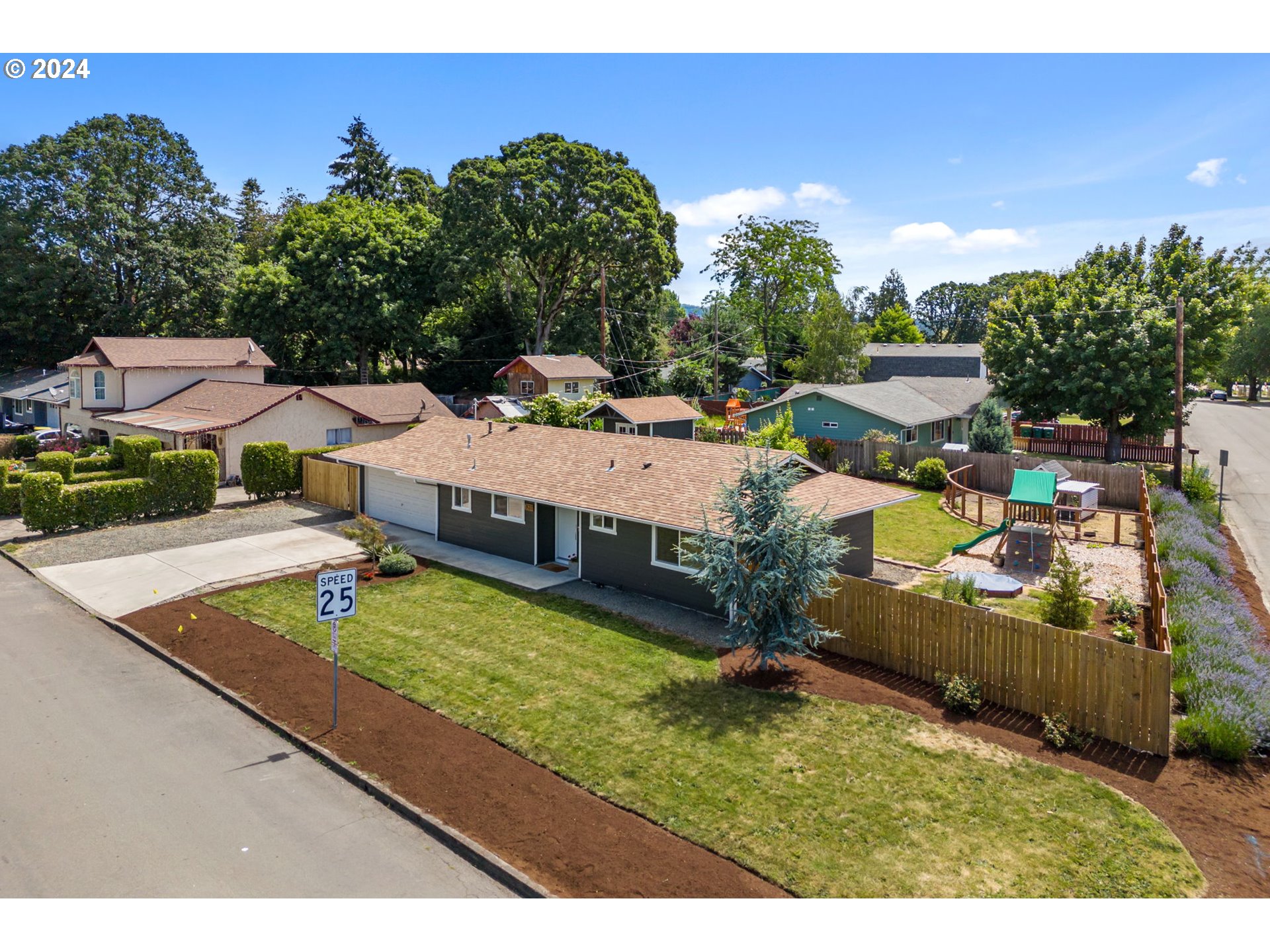 420 SW DEVONWOOD AVE