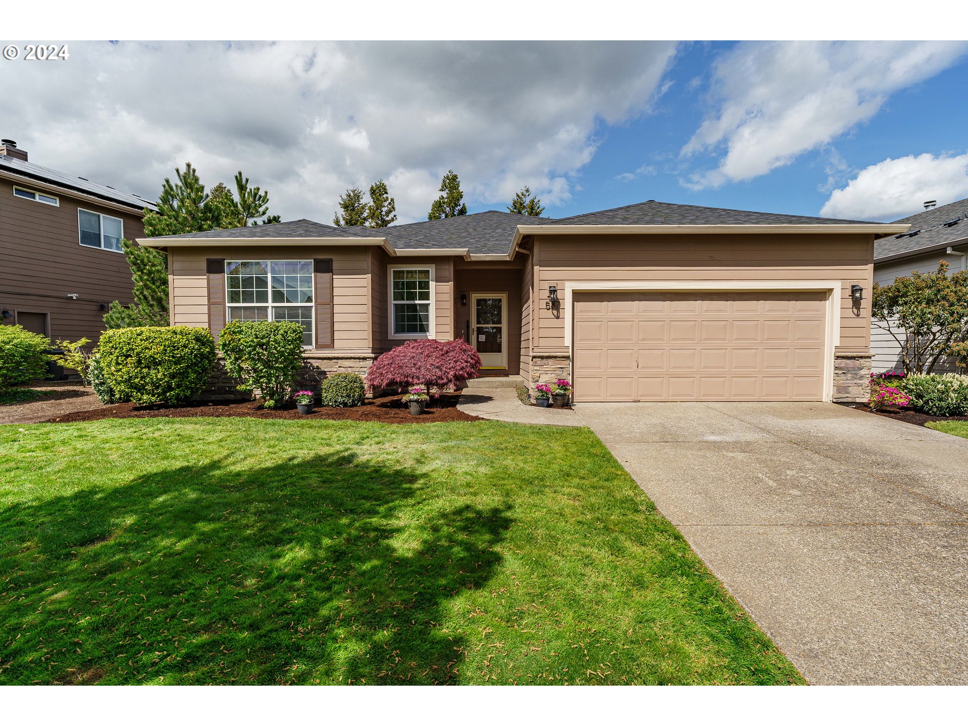 587 IRONWOOD TER