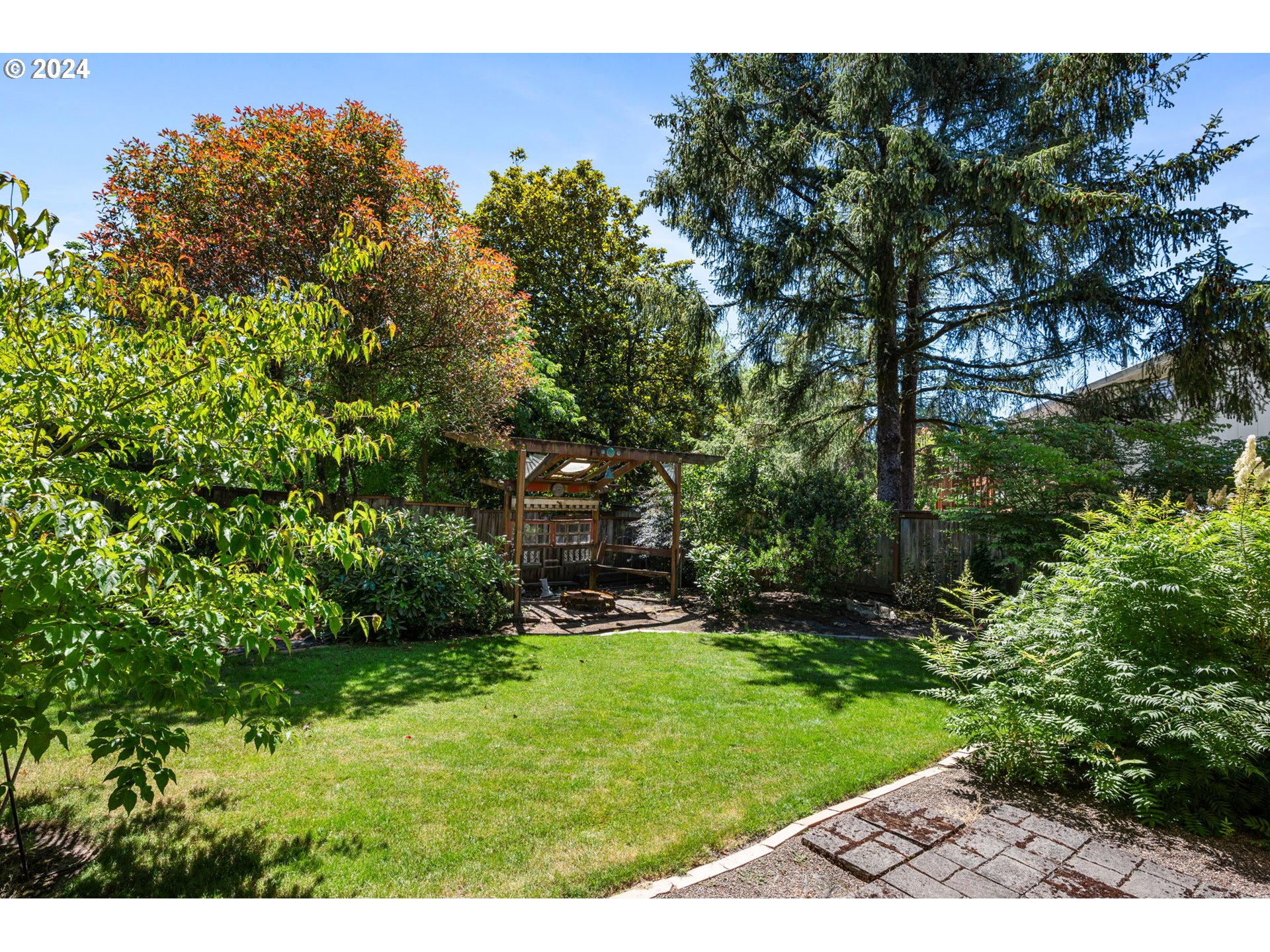 7000 SW ROYAL OAK CT