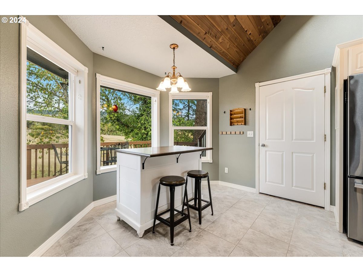 1309 E OAK KNOLL CT