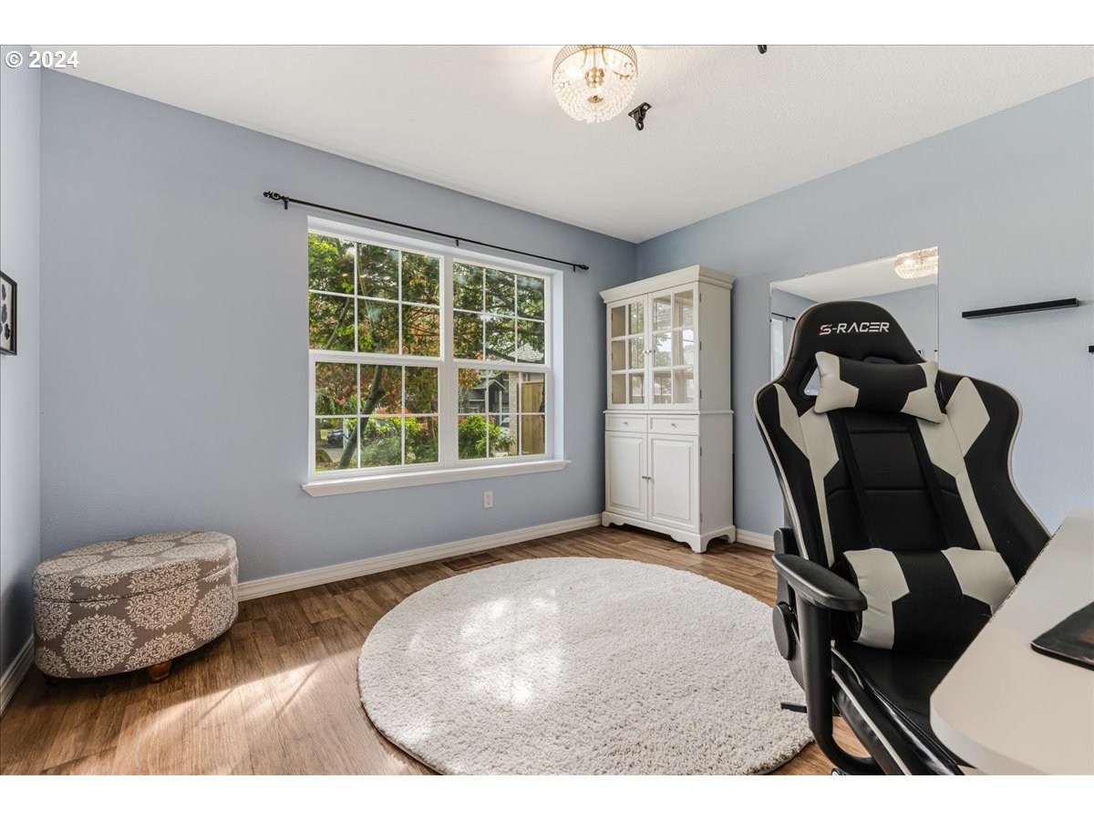 1309 E OAK KNOLL CT