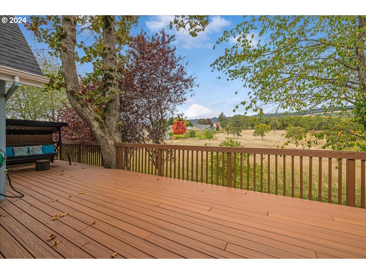 1309 E OAK KNOLL CT