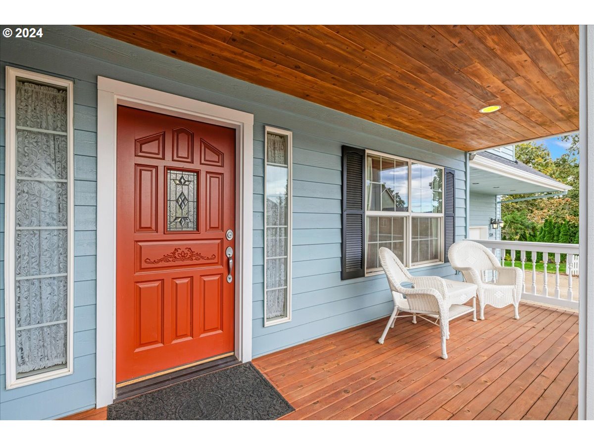 1309 E OAK KNOLL CT