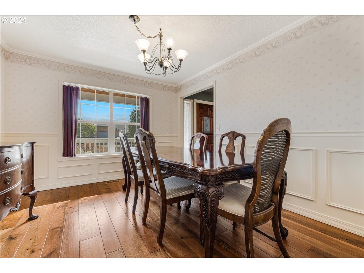 1309 E OAK KNOLL CT
