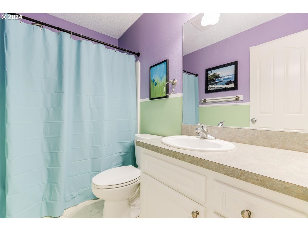 1309 E OAK KNOLL CT