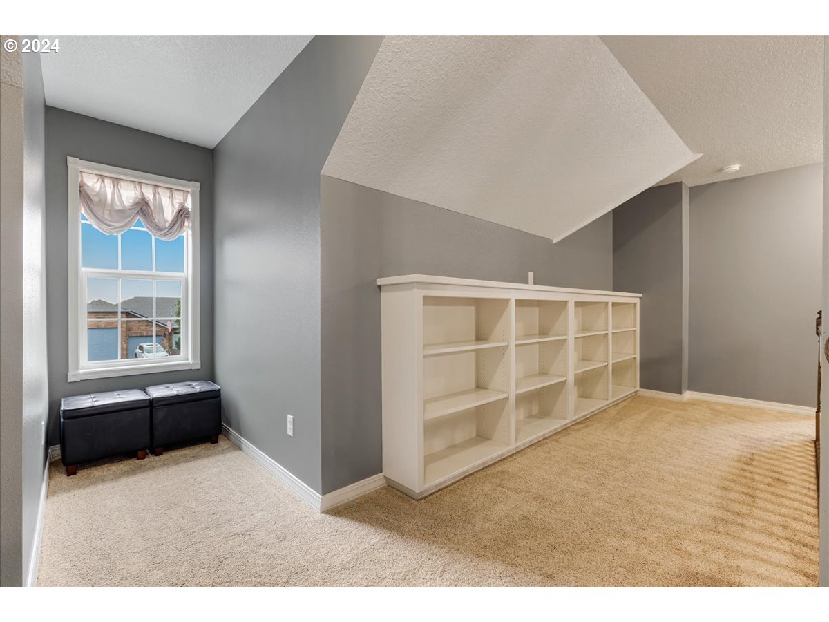 1309 E OAK KNOLL CT