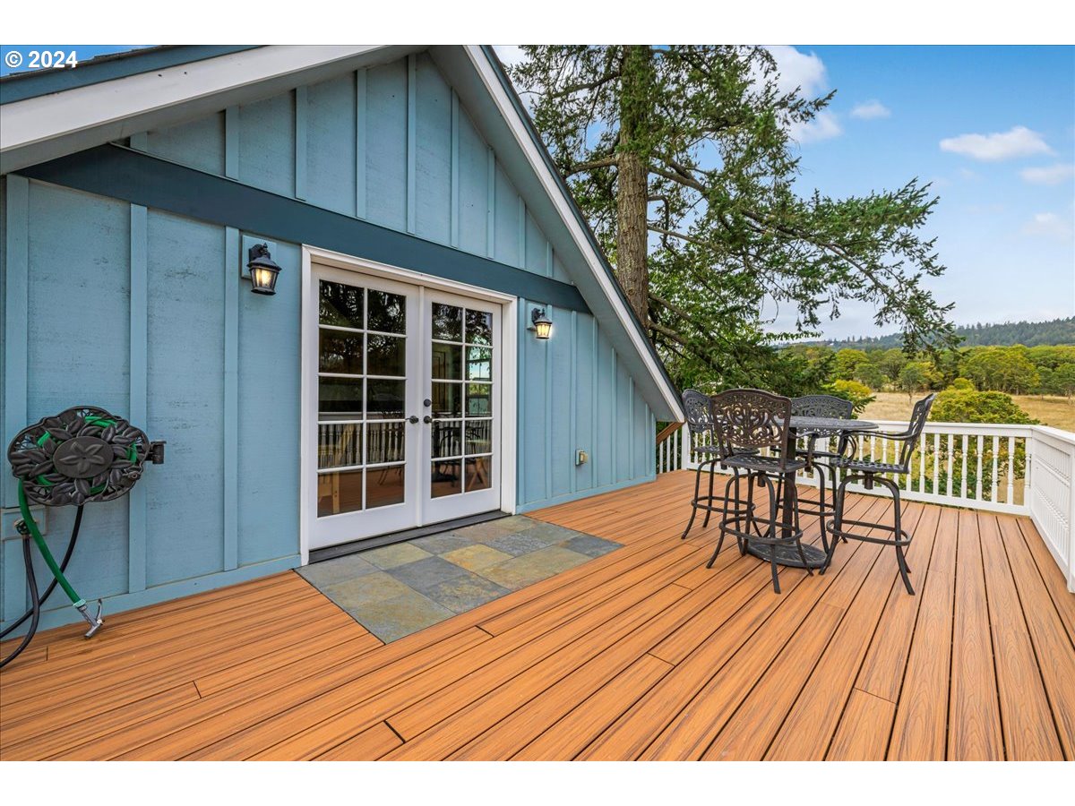 1309 E OAK KNOLL CT