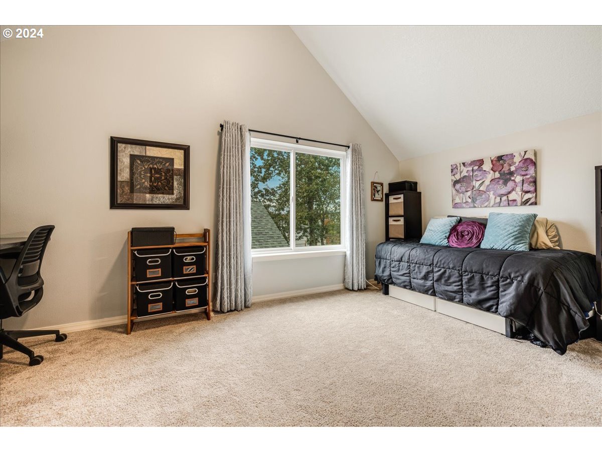 1309 E OAK KNOLL CT