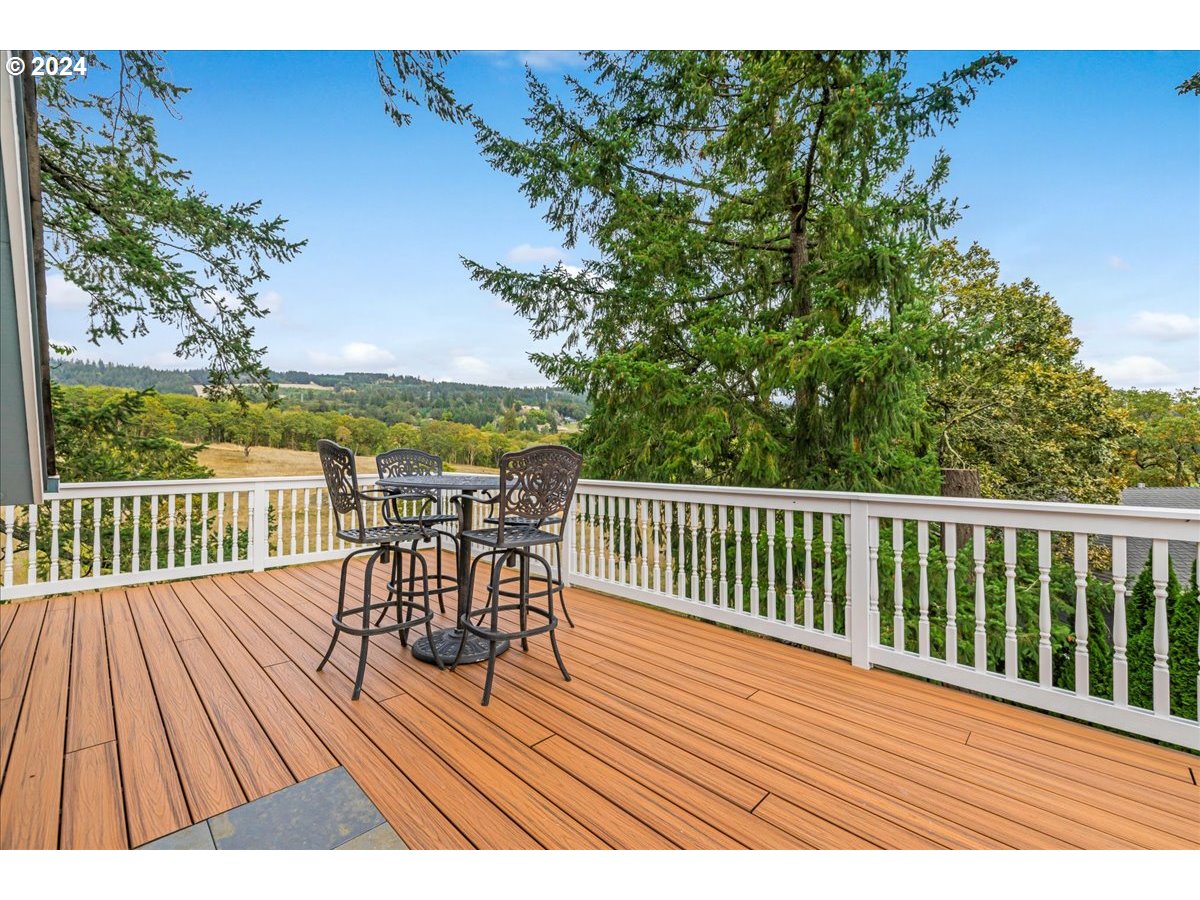 1309 E OAK KNOLL CT