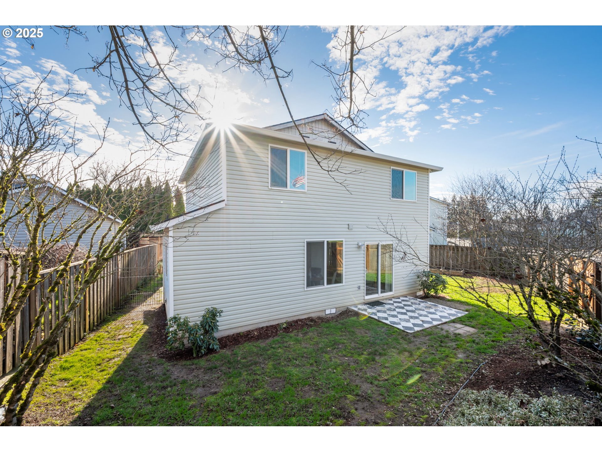 705 E EARL CT