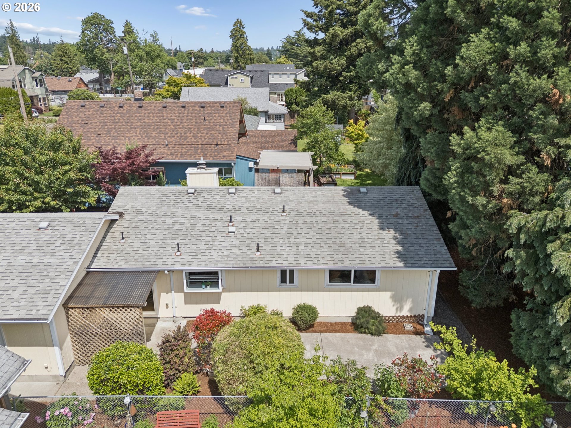 255 W BERKELEY ST